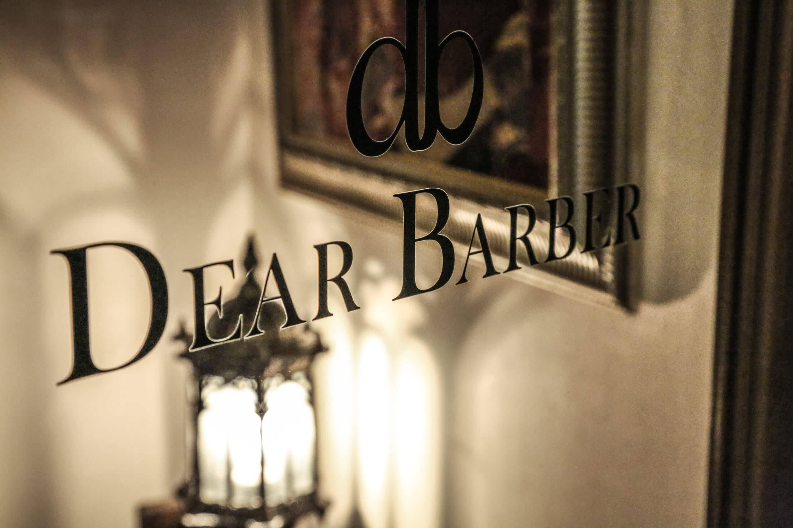 上本町本店のDearBarberサイン